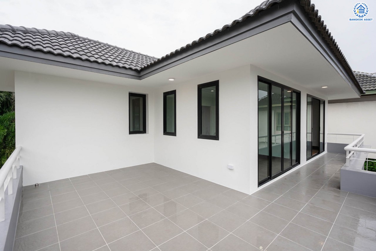 บ้านมือสองตกแต่งใหม่ ม.พิมาน ปิ่นเกล้า-กาญจนาภิเษก เนื้อที่ 64 ตร.ว. ฟังก์ชัน 3 ห้องนอน 4 ห้องน้ำ 1 ห้องแม่บ้าน จอดรถได้ 2 คัน บนทำเลเดินทางสะดวก ติดถนนกาญจนาภิเษก เชื่อมต่อหลายเส้นทาง ใกล้ทางด่วน "กาญจนาภิเษก" รถไฟฟ้า "สถานีหลักสอง" และเดอะมอลล์บางแค...